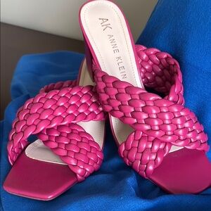 NWOB Anne Klein iflex Women's Pink Braided 3” Heeled Sandals